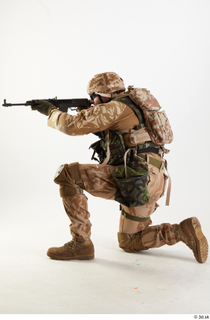 Photos Robert Watson Army Czech Paratrooper Poses aiming gun kneeling…